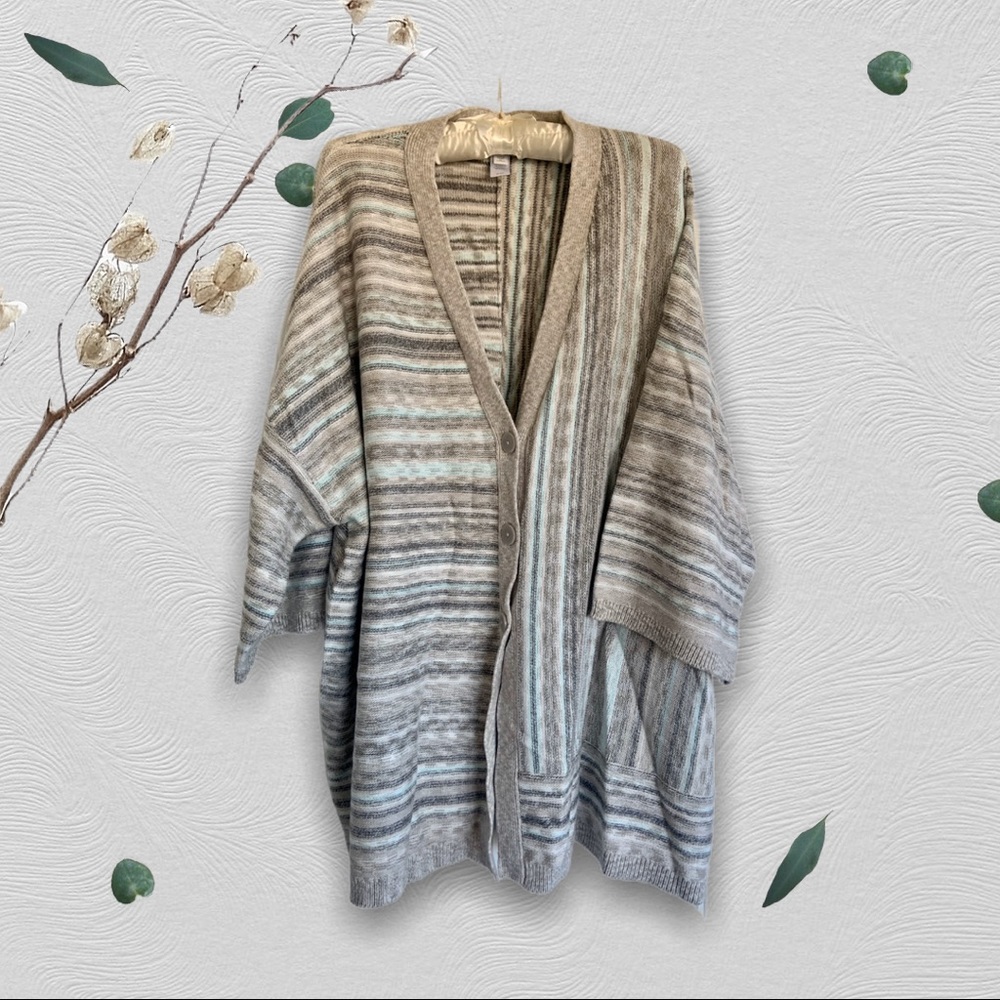 Mult - colored neutral hues 3/4 sleeve cardigan.